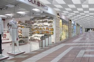 Зберегти “Метроград”: кияни збирають підписи проти закриття